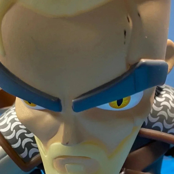 JINX The Witcher 3 - Geralt of Rivia - Vinyl 6” Action Figure - Picture 10 of 13